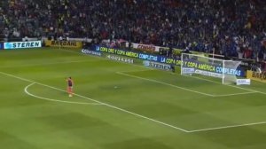 Роналдиньо забил гол с рук вратаря