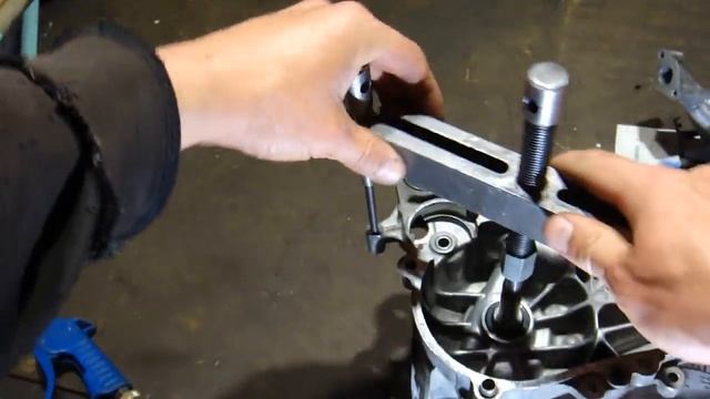 Разбор мотора Honda Dio AF-34 Часть 2 смотреть онлайн