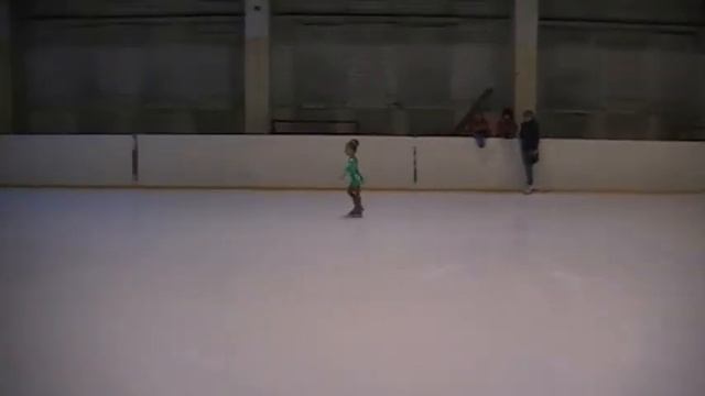 Первые выступления на льду Еве 5 лет смотреть онлайн