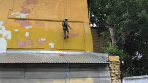 Покраска фасада здания с помощью окрасочного аппарата SCHTAER MARS 20