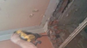 демонтаж кирпичной перегородки