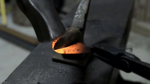 Blacksmithing - Forging a flint striker