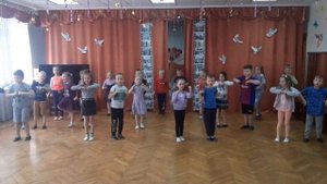 парный танец в старшей группе "Чаму  ж мне ня пець"