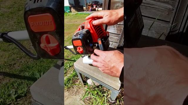 Как смешать бензин и косить двухтактным триммером траву ?) – смотреть ...