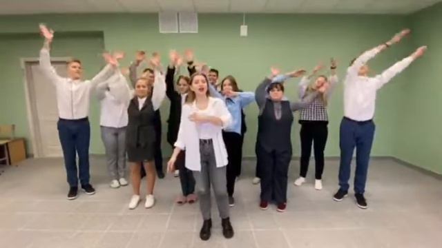 Нина Павлова и 9 класс Стародубской средней общеобразовательной школы #2 "Я, ты, он, она" смотреть онлайн