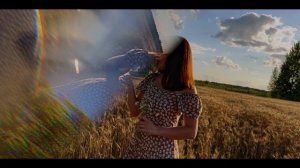 Съемка девушки в поле