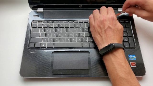Как заменить клавиатуру на ноутбуке HP 15-E061SR смотреть онлайн