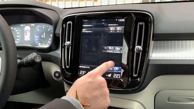 Volvo XC-40 - доп мультимедиа на штатный монитор смотреть онлайн