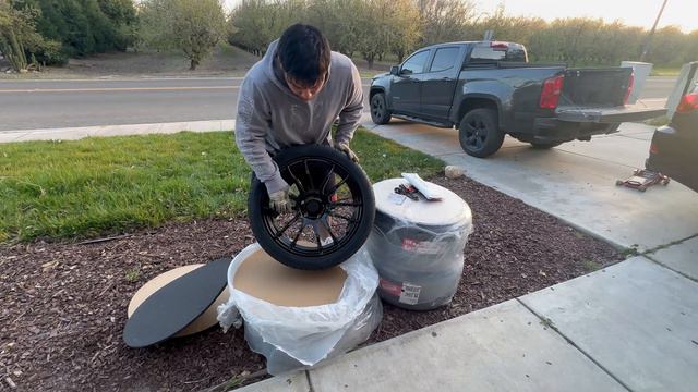 Girlfriend's Daily Beater Turns Into This!!! Ep.1 Wheel And Tire Install (07 Lexus IS250) смотреть онлайн