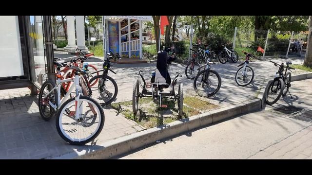 Максоход Евпатория. В канун праздника Великой Победы прокатились по местам боевой славы и подвига смотреть онлайн