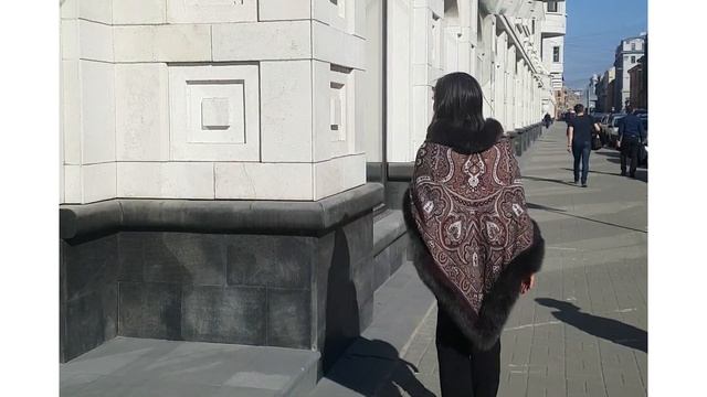 Платок «Испанский» с мехом, арт. 1055 смотреть онлайн