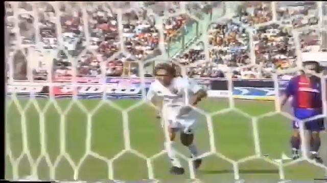 Gabriel Batistuta (Roma) - 14/09/2002 - Bologna 2x1 Roma - 1 gol смотреть онлайн