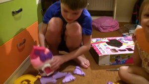 Хелло Китти ДОМ и СЮРПРИЗ! Распаковка Hello Kitty. Десткий канал - Мистер ЖеньОК