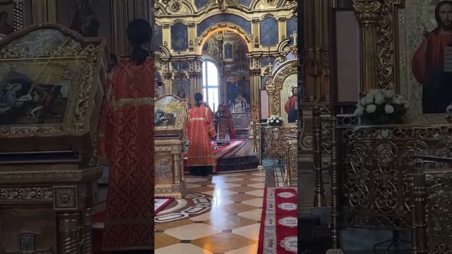 Божественна Літургія у Почаївській Лаврі УПЦ (25.01.2024) смотреть онлайн