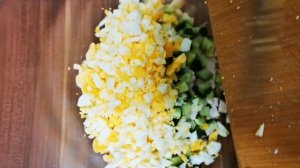 Простой салат из куриной грудки