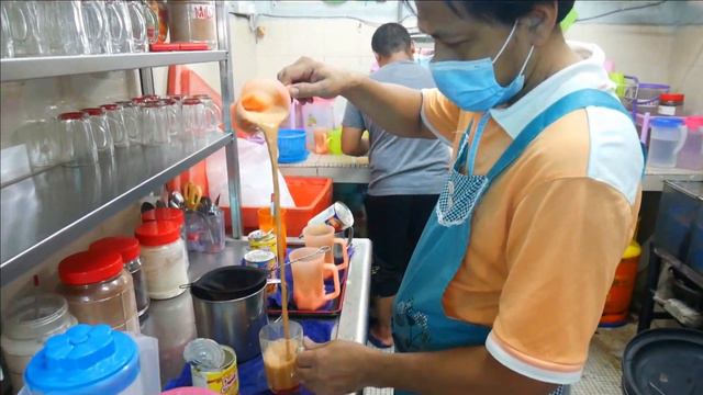 Nigerian trying Malaysian Food like PRO! - NASI LEMAK SARDINE | MALAYSIA FOOD TOUR