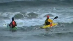 kayak surf, white rocks