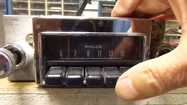 1968-69 Ford AM Push Button Radio Philco 8TPO смотреть онлайн