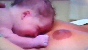 Самоприкладывание ребенка к груди после родов