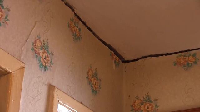 «Как карточный домик»: Жилой дом в пригороде Нижнего Тагила может рухнуть в любой момент