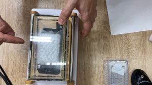 переклеил стекло дисплея без ламинатора в барокамере из фильтра для воды и...