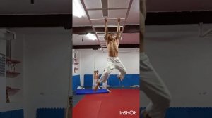 силовые упражнения на тренировкн, канат, рукав, турник. дзюдо с дошкольного периода