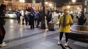 ПИТЕР 😊 УЛИЧНЫЕ МУЗЫКАНТЫ И ТАНЦОР МАЙКЛ ВЫСТУПАЮТ НА КАНАЛЕ ГРИБОЕДОВА...