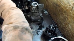 ХАМЕР Н2 ремонт переднего редуктора .