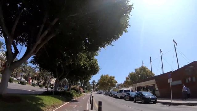 Biking through Palma Bay смотреть онлайн