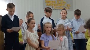 В праздник Жатвы я сегодня так Творца благодарил - пение детей на праздник Жатвы в Привольном .