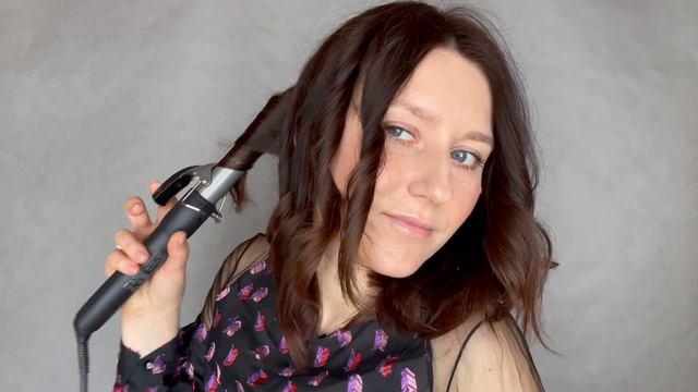 ЛОКОНЫ НА ПЛОЙКУ ЗА 3 МИНУТЫ #локоныплойкой #стайлинг #плойка
