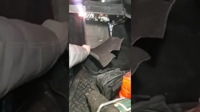 Скрытая ниша в Ниве Шевроле (Chevrolet Niva) смотреть онлайн