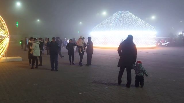 Шымкент. Нурсат. Елка. С Новым годом ! 1 января 2021 Казахстан. смотреть онлайн