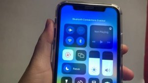 How to turn on and off bluetooth in notification bar on iPhone X