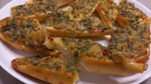 БЫСТРЫЕ И ВКУСНЕЙШИЕ ПИКАНТНЫЕ ЧЕСНОЧНЫЕ ГРЕНКИ.mp4