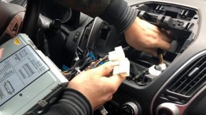 Как снять магнитолу Hyundai ix35 Tucson how to remove car dvd player cd dvd