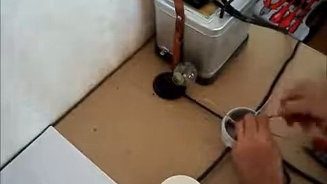 Соединение проводов в распределительной коробке