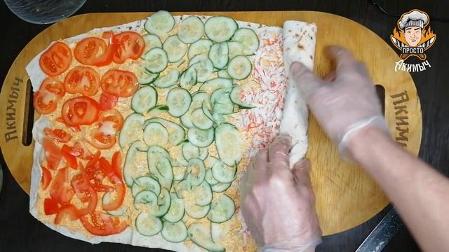 Простые рулеты из лаваша с крабовыми палочками, огурцами и помидорами смотреть онлайн