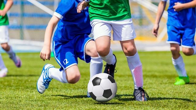 Сколько стоит заниматься профессионально футболом смотреть онлайн