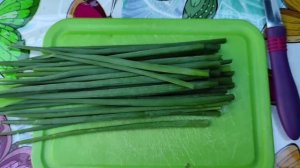 Как заготовить зеленый лук на зиму.