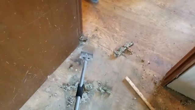 Installing laminate flooring