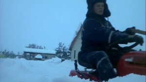 уборка снега газонокосилкой 2