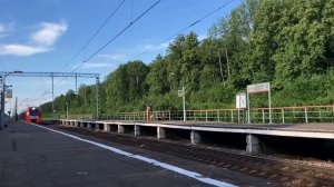 Платформа «92 км» Курского направления. Электропоезд ЭС2ГП-010 «Ласточка», электровоз ВЛ11М-226А