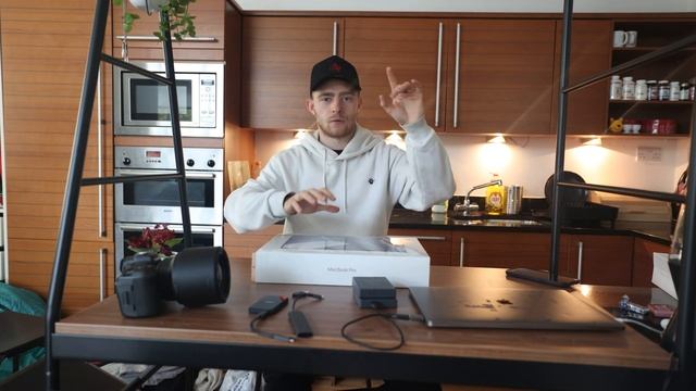 Maxed Out M1 MAX 16Inch MacBook Pro Full Unboxing смотреть онлайн