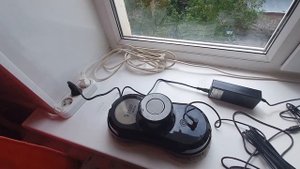 РОБОТ-МОЙЩИК ОКОН REDMOND SKYWIPER RW001S