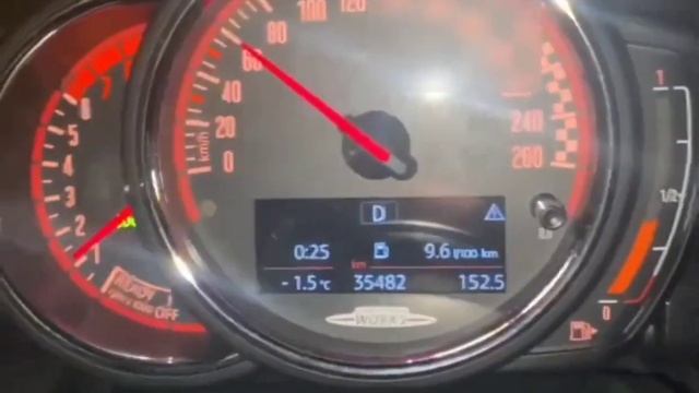 В Петербурге заметили «призрачного гонщика» на моноколесе. Курьер разогнался аж до 60 км/ч смотреть онлайн