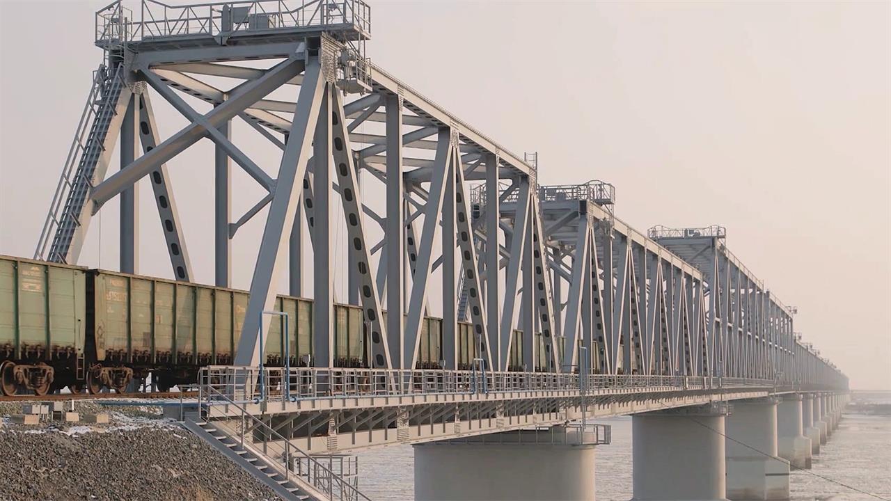Пункты пропуска на железнодорожном мосту через реку Амур начнут работать круглосуточно