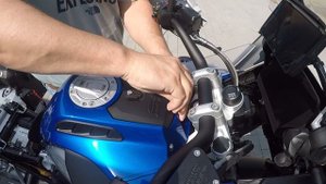 2019 BMW R 1250 GS Adventure Tank Bag Installation
