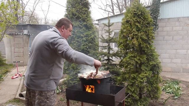 Баранина с овощами и картофелем на садже.Lamb with vegetables and potatoes on saj. смотреть онлайн