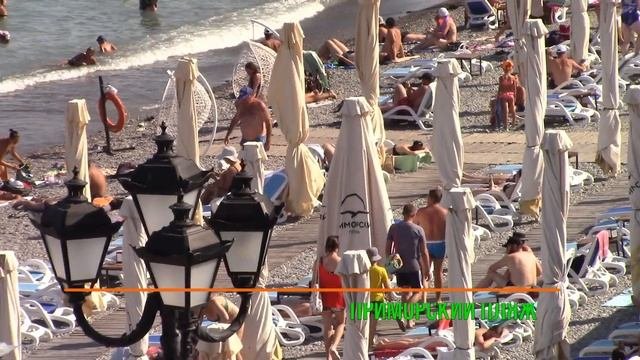 ЯЛТА ЖАРА июль СТОЛПОТВОРЕНИЕ яхт катеров  ПАРОХОДОВ  ОТДЫХАЮЩИЕ рвутся к воде ЛЕТО 2021